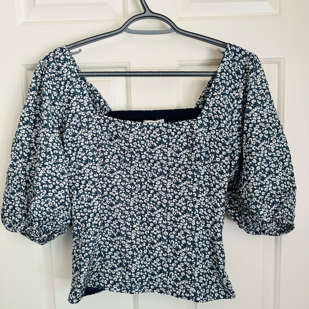 NWT Abercrombie & Fitch Floral Puff Sleeve Top